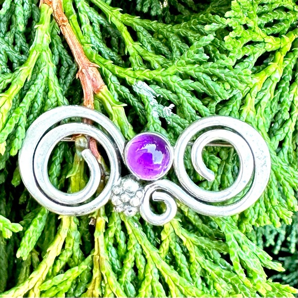 Vintage Modernist Sterling Silver Amethyst Pin Brooch Scroll Design Signed TJW - Picture 2 of 8